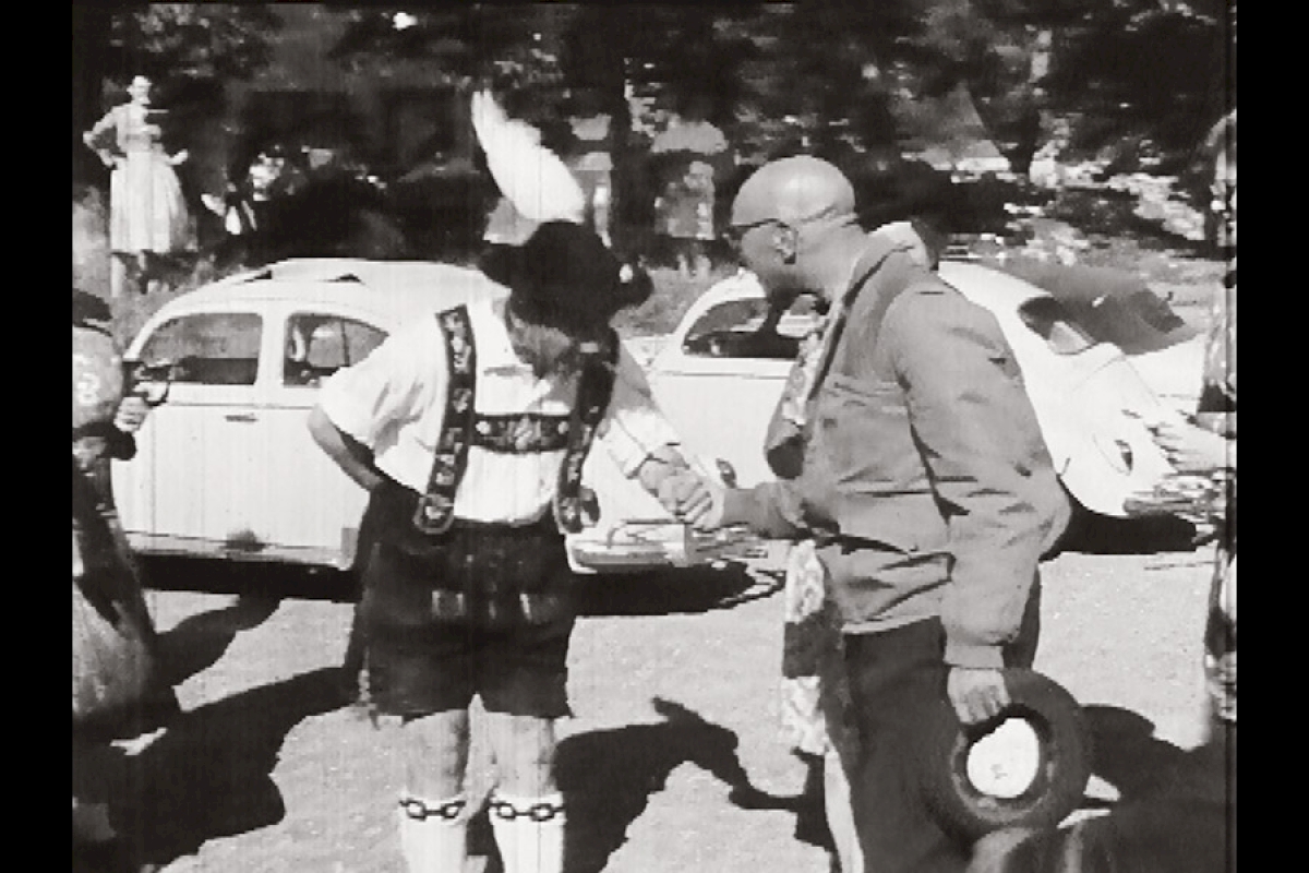 Afghanische Wochenschau (filmstill), Staatsbesuch König Zahir Shah  in Deutschland (hier: Garmisch-Partenkirchen),1963 © Afghan Film, Kabul /Kunstfoyer