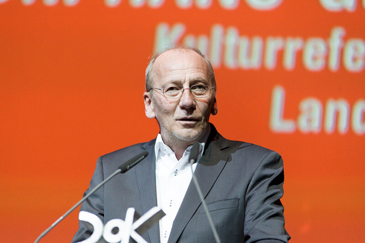 Kulturreferent Dr. Hans-Georg Küppers begrüßt die Gäste © DOK.fest
