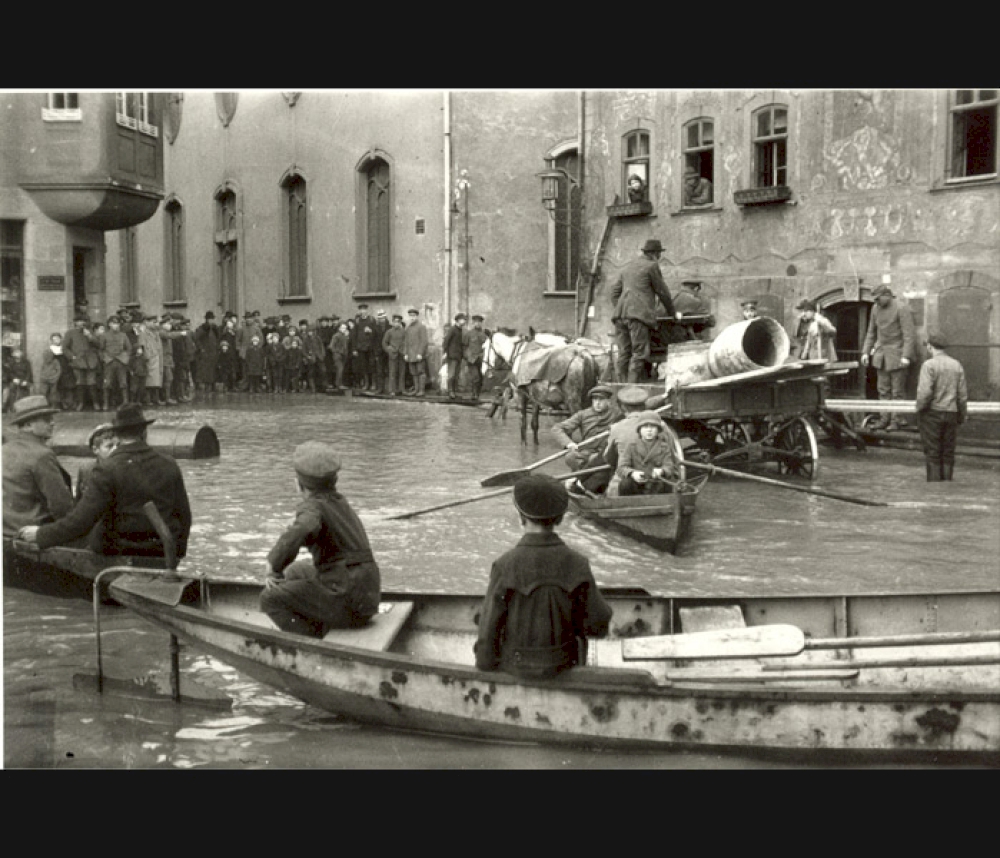 Oskar Barnack, Hochwasser in Wetzlar, 1920 © Leica Camera AG, 2016 / Kunstfoyer