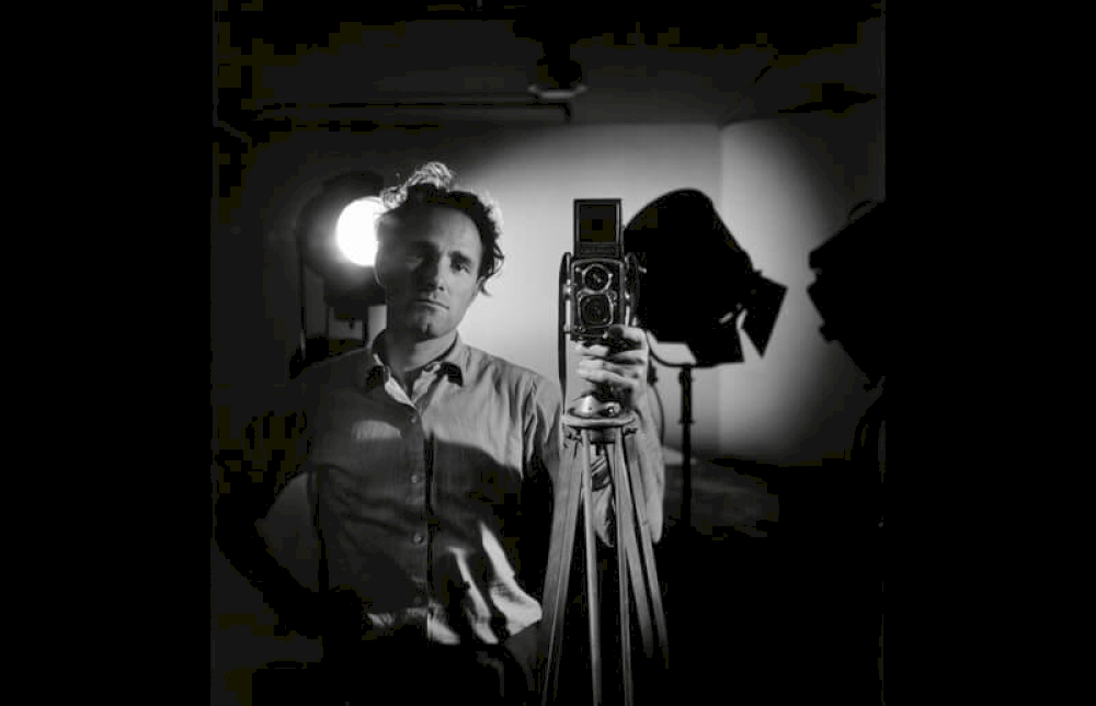 Selbstporträt von Werner Bischof in seinem Studio. Zurich, Switzerland, 1940 © Werner Bischof / Magnum Photos