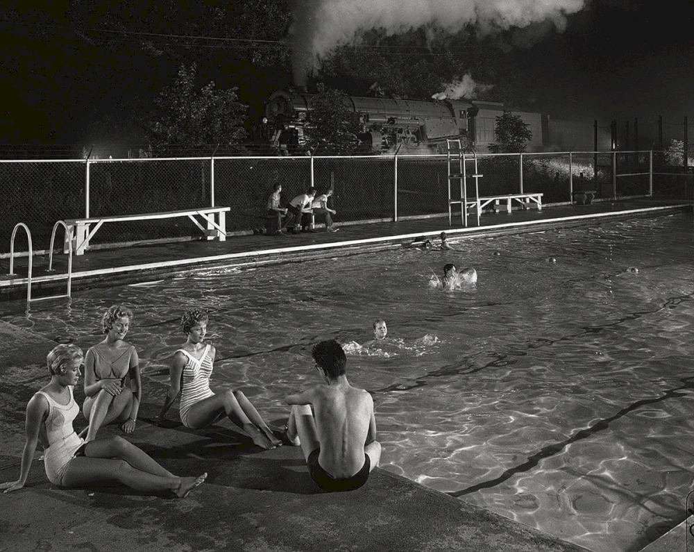 SWIMMING POOL, WELCH, WEST VIRGINIA Welch, West Virginia, 1958 © O. Winston Link / O. Winston Link Museum, Roanoke, Virginia