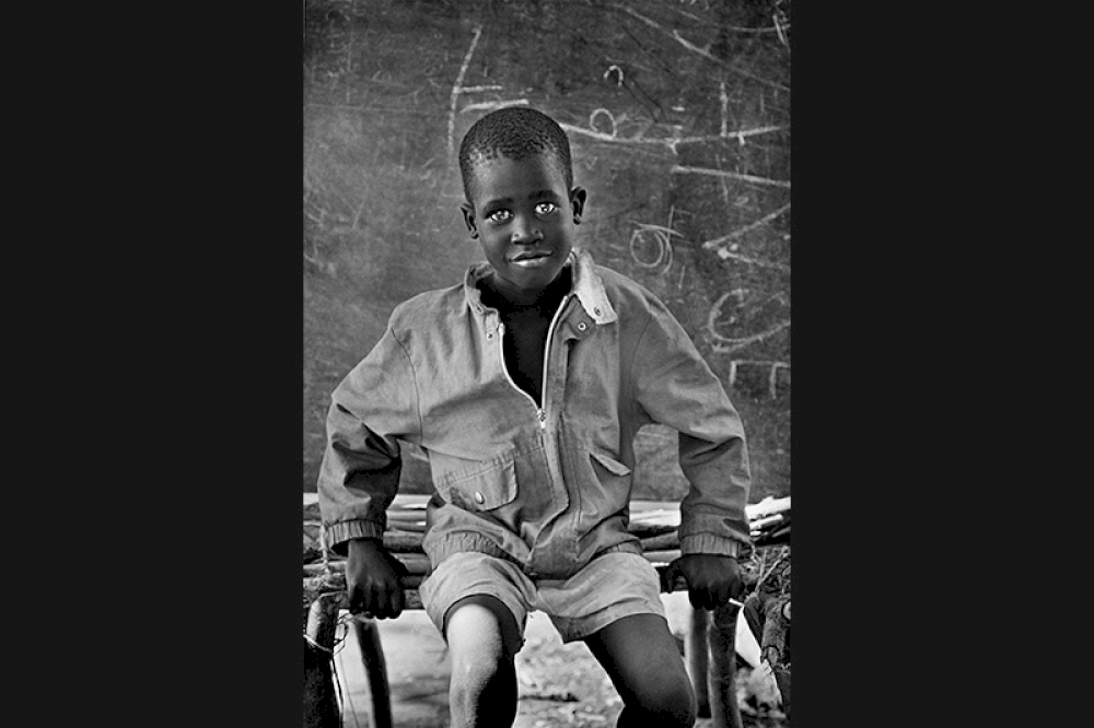 At the Natinga School camp for displaced Sudanese. Southern Sudan. 1995. © Sebastião Salgado