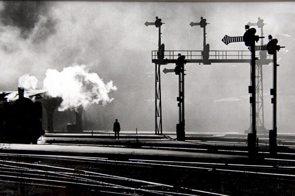 Stellwerk frühmorgens, Lindau 1949 © Nachlass Toni Schneiders/Stiftung F.C. Gundlach