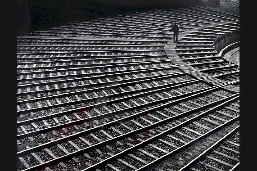 Schienenspinne © Nachlass Toni Schneiders/Stiftung F.C. Gundlach