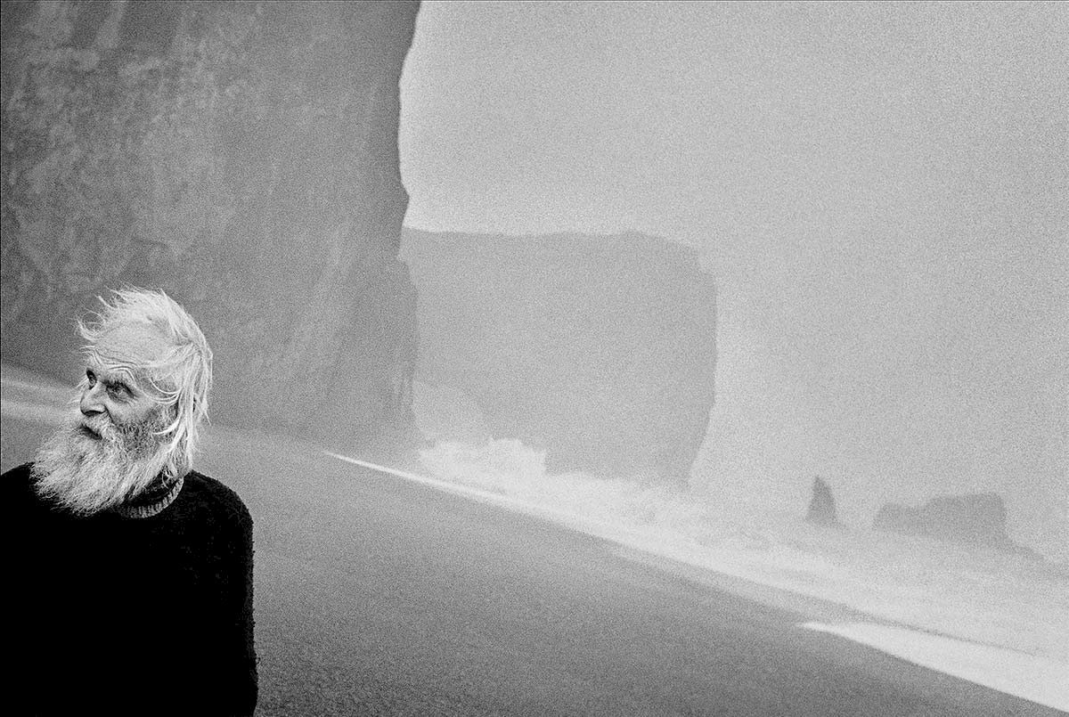 Ragnar Axelsson © Farmer Guðjón Þorsteinsson, Mýrdalur, Iceland, 1995