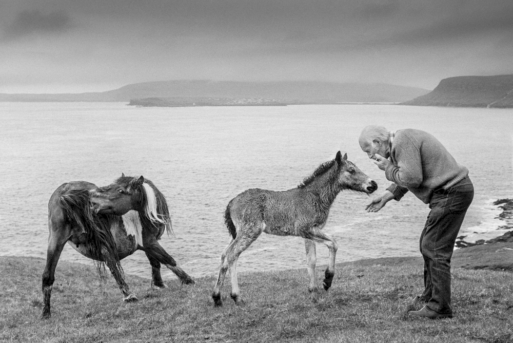 Ragnar Axelsson © Jonas Madsen, Sandey, Faroe Islands, 1989