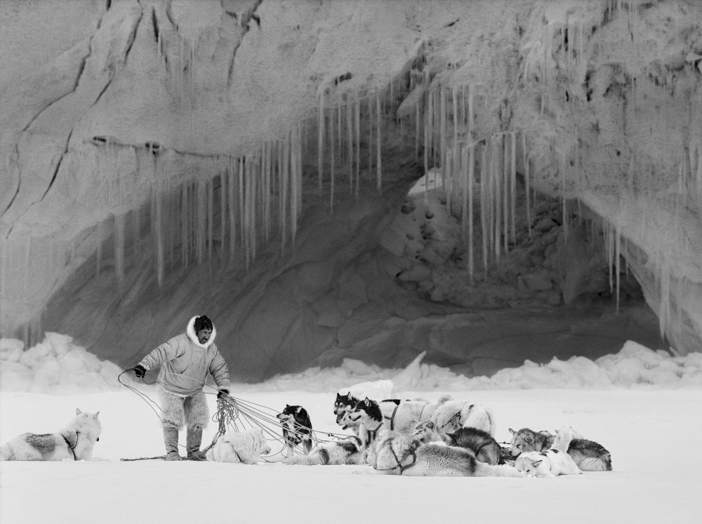 Ragnar Axelsson © Mikide Kristiansen, Thule, Greenland, 1999