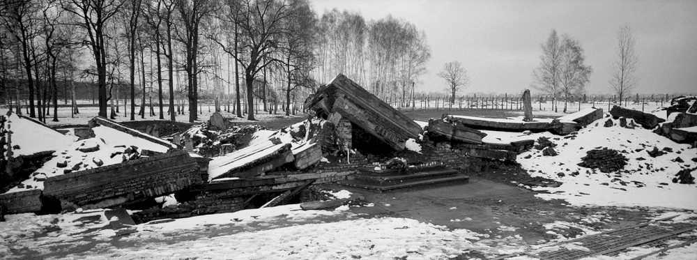 Les crématoires, Auschwitz, 2000 © Patrick Zachmann / Magnum Photos
