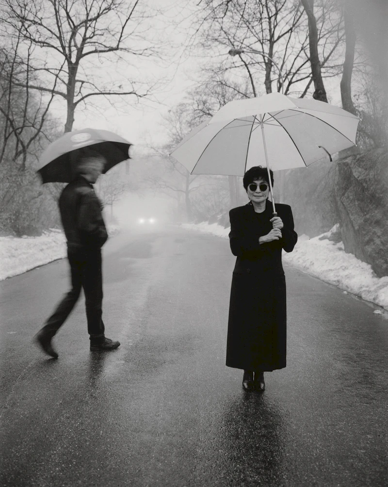 Yoko Ono and Body Guard, NYC, NY, 21.02.1994 © Abe Frajndlich