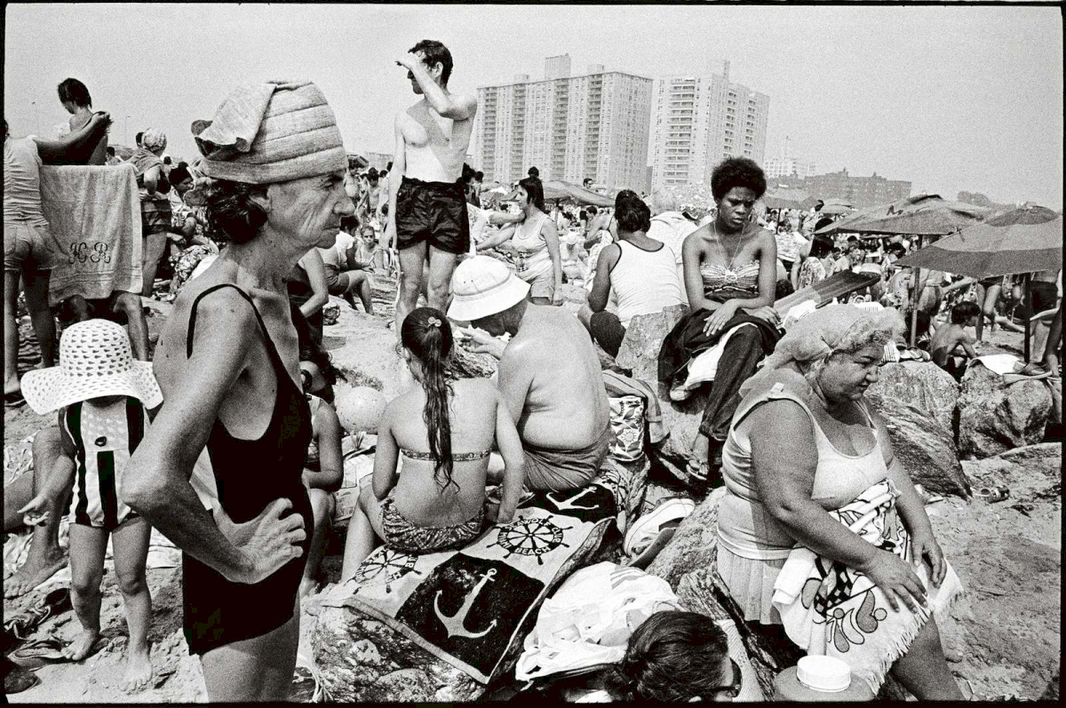 Coney Island, New York, USA, 1977. © Bruce Gilden / Magnum Photos