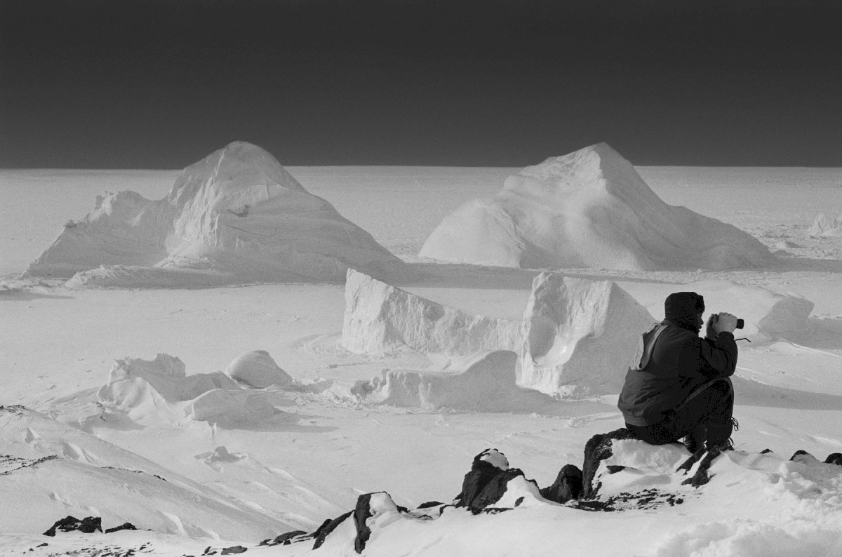 Hjelmer Hammeken in Kangertittivaq, Grönland, 1995. © Ragnar Axelsson Hjelmer Hammeken in Kangertittivaq, Grönland, 1995. © Ragnar Axelsson